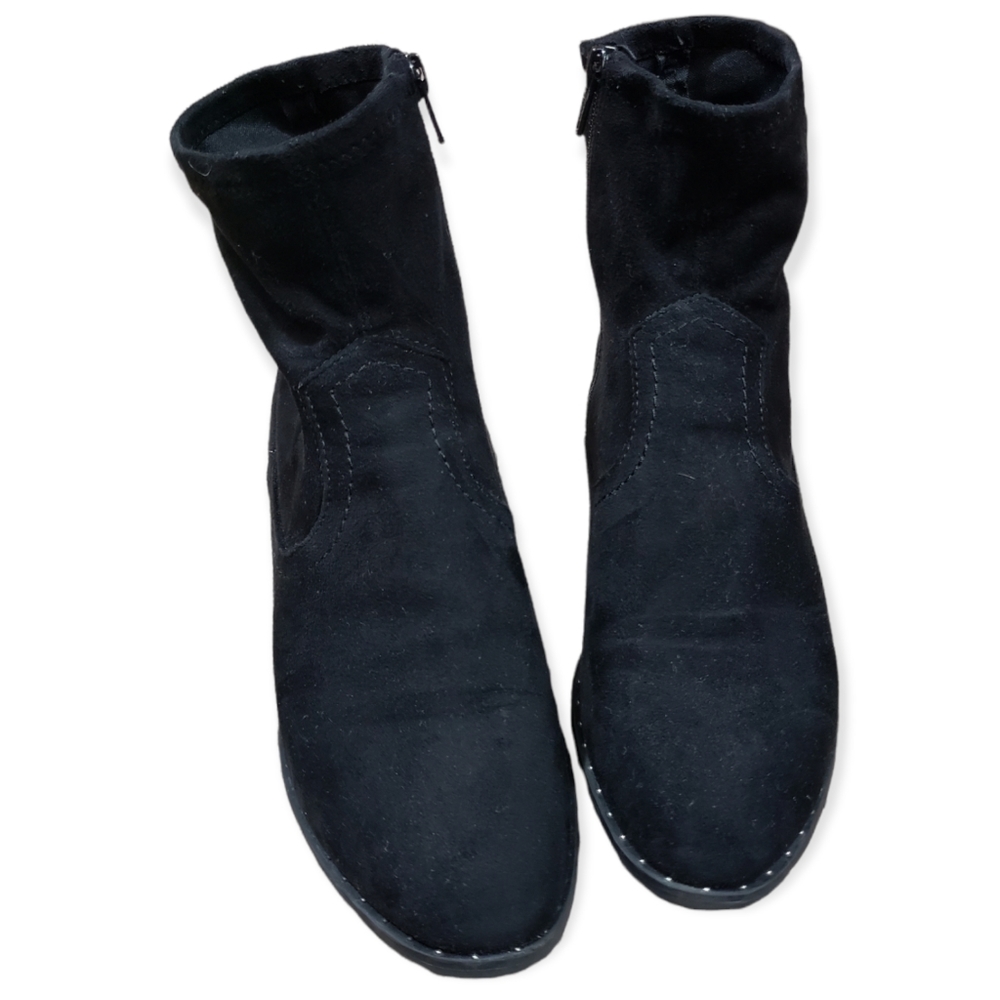 SO Station Black Microfiber Ankle Boots Size 9